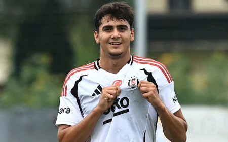 Mustafa Hekimoğlu Ayağa Kalktı: Küçük Sakatlıkla Saha Dışında 3 Dakika