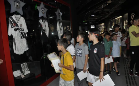 Star Wars Miğferleri Müzede! Çocuklar için Yüz Boyama Atölyesi de Var