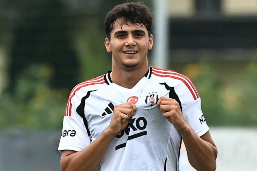 Mustafa Hekimoğlu Ayağa Kalktı: Küçük Sakatlıkla Saha Dışında 3 Dakika