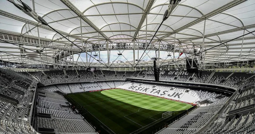 “Anadolu Ateşi Beşiktaş’ta: 25 Yıllık Dans Şöleni Stadyumda”