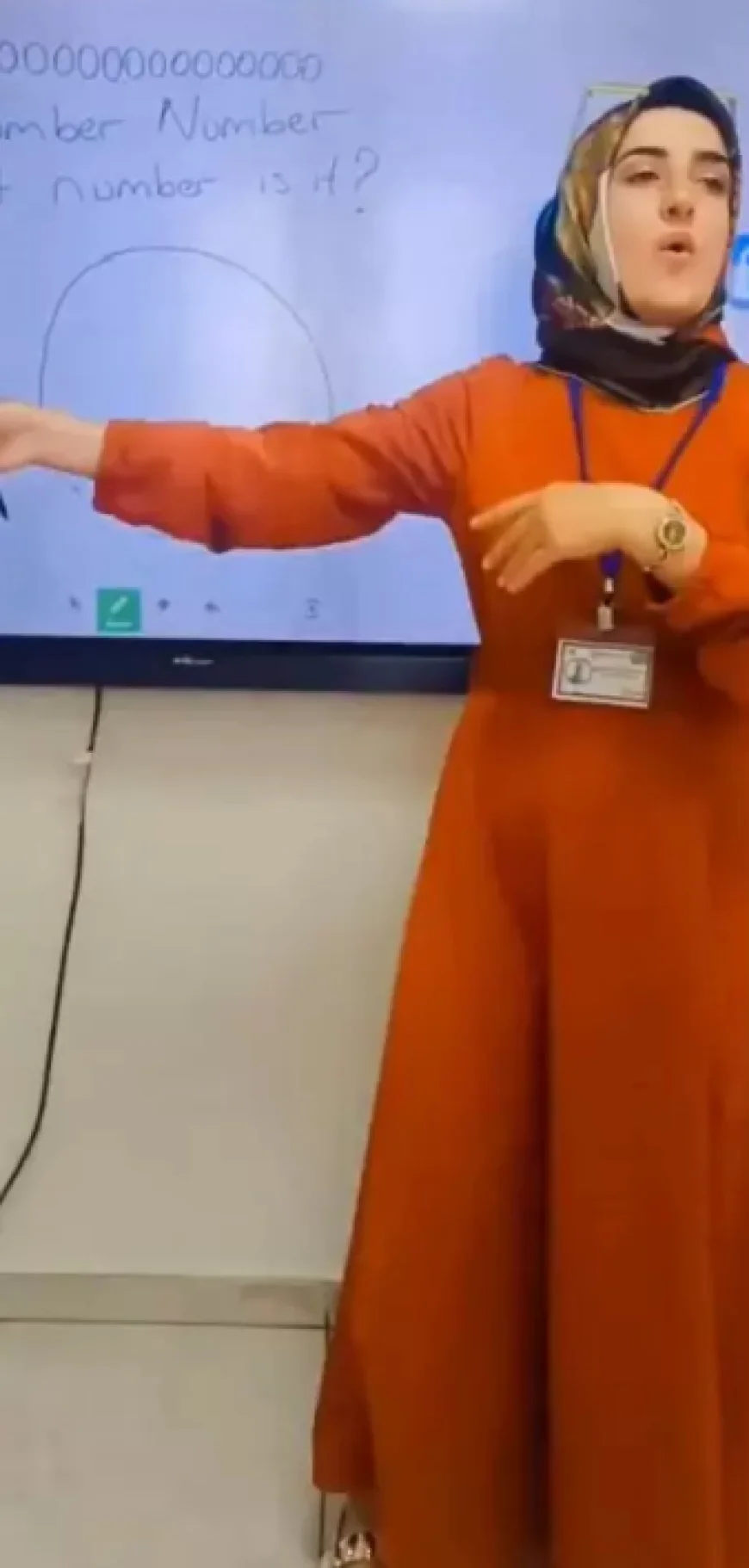 Öğretmen Paylaşımıyla Dikkat Çekti, Fidan Hoca ile Kıyaslayanlar Var